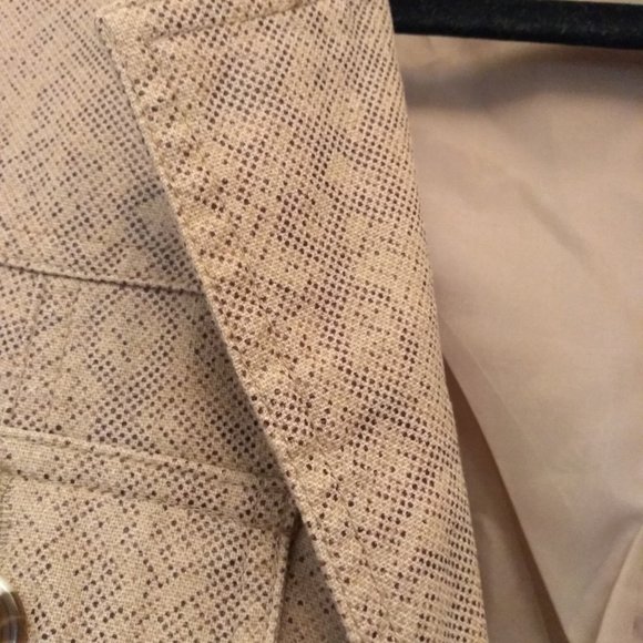 Safari Jacket. Neutral Color. Excellent Condition - Picture 16 of 16